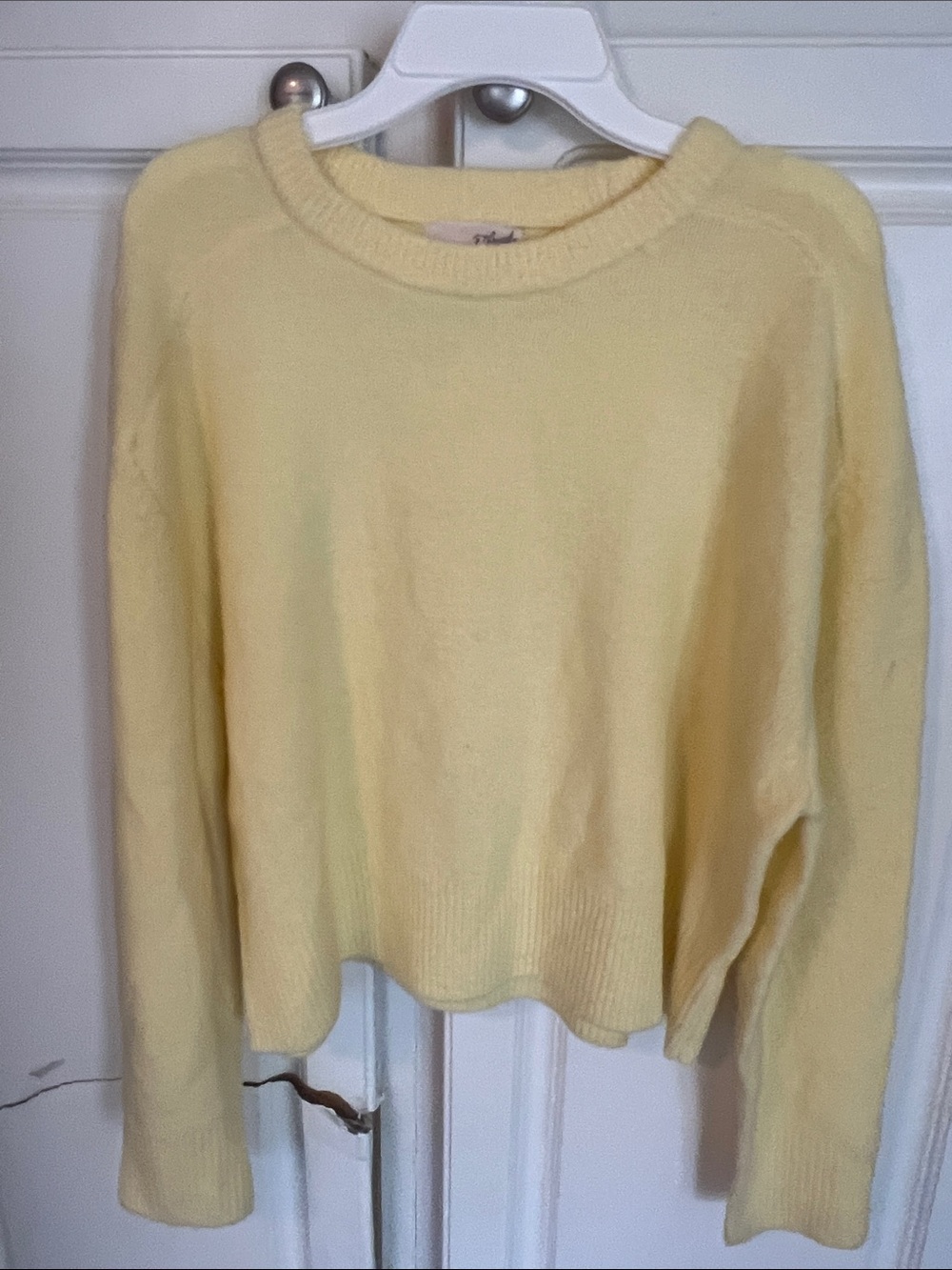 Universal Thread Pale Yellow Crewneck Sweater